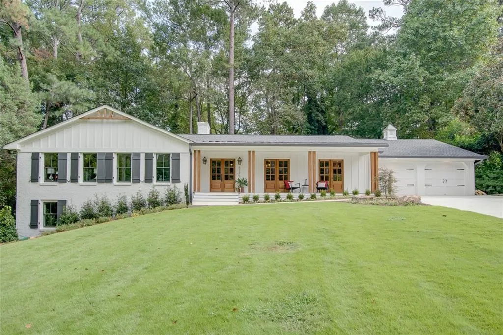 6175 Weatherly Drive, Sandy Springs, Georgia 30328, 5 Bedrooms Bedrooms, ,4 BathroomsBathrooms,Residential,Sold,6175 Weatherly Drive,6516044