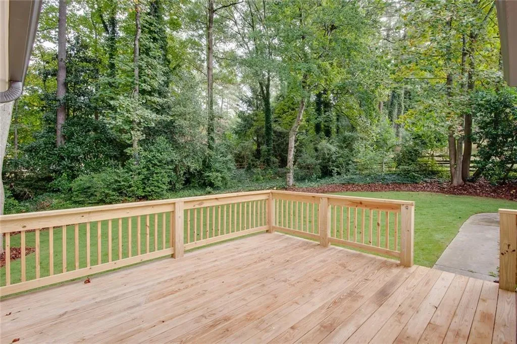 6175 Weatherly Drive, Sandy Springs, Georgia 30328, 5 Bedrooms Bedrooms, ,4 BathroomsBathrooms,Residential,Sold,6175 Weatherly Drive,6516044