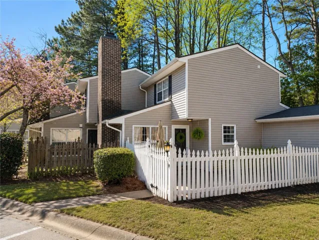 579 Picketts Bend Court, Marietta, Georgia 30008