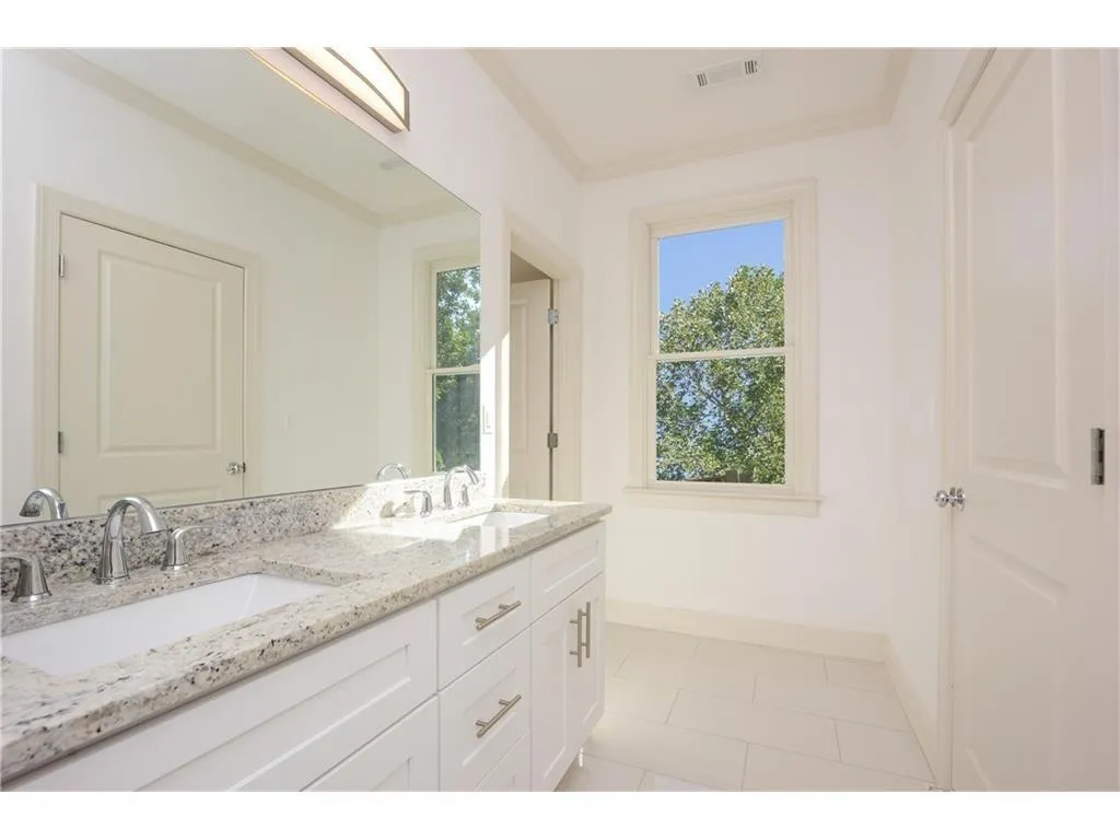 5881 Hilderbrand Drive, Sandy Springs, Georgia 30328, 5 Bedrooms Bedrooms, ,3 BathroomsBathrooms,Residential,Sold,5881 Hilderbrand Drive,5773828