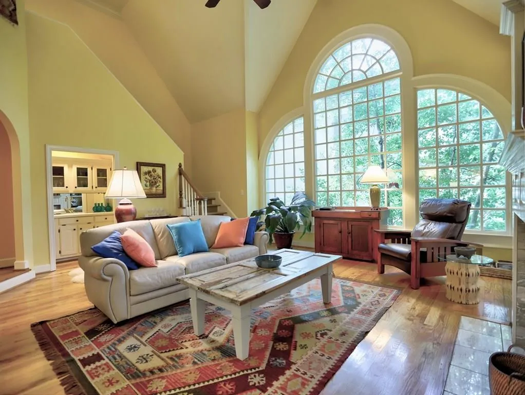 140 Grogans Lake Drive, Sandy Springs, Georgia 30350, 5 Bedrooms Bedrooms, ,4 BathroomsBathrooms,Residential,Sold,140 Grogans Lake Drive,6076442