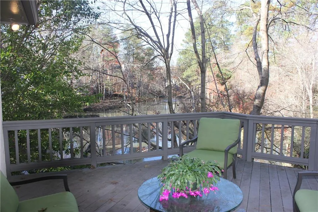 140 Grogans Lake Drive, Sandy Springs, Georgia 30350, 5 Bedrooms Bedrooms, ,4 BathroomsBathrooms,Residential,Sold,140 Grogans Lake Drive,6076442