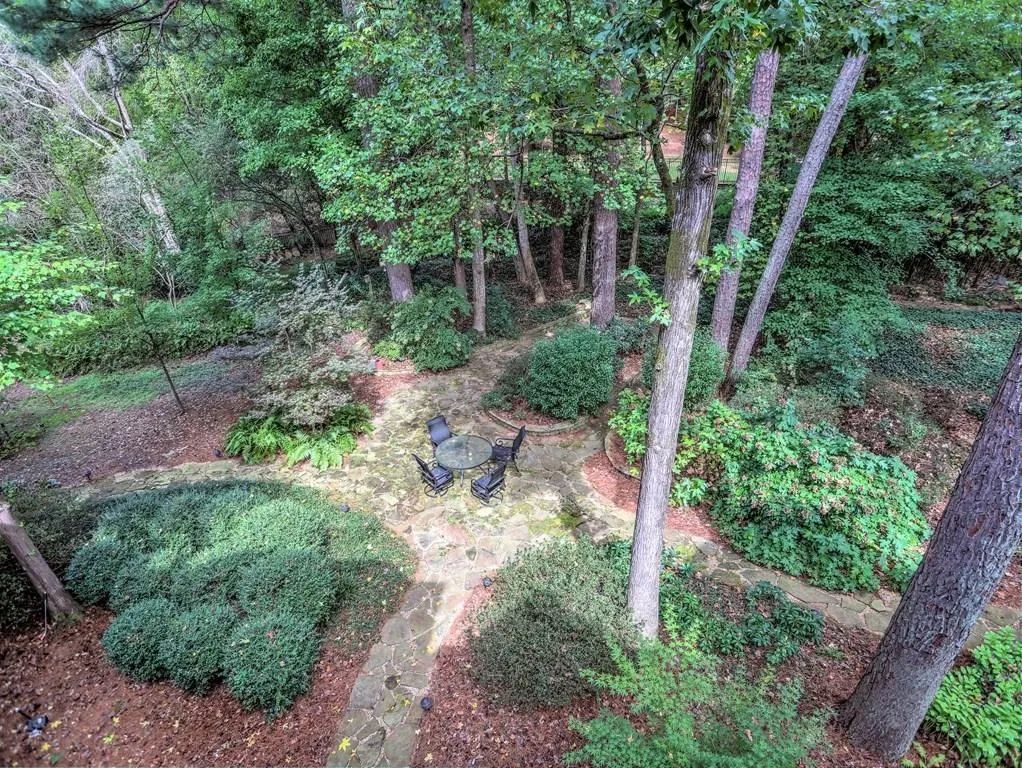 140 Grogans Lake Drive, Sandy Springs, Georgia 30350, 5 Bedrooms Bedrooms, ,4 BathroomsBathrooms,Residential,Sold,140 Grogans Lake Drive,6076442