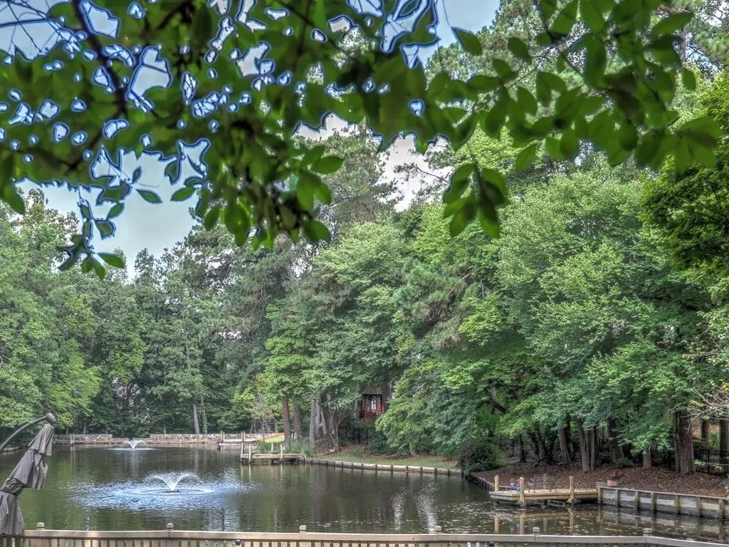 140 Grogans Lake Drive, Sandy Springs, Georgia 30350, 5 Bedrooms Bedrooms, ,4 BathroomsBathrooms,Residential,Sold,140 Grogans Lake Drive,6076442