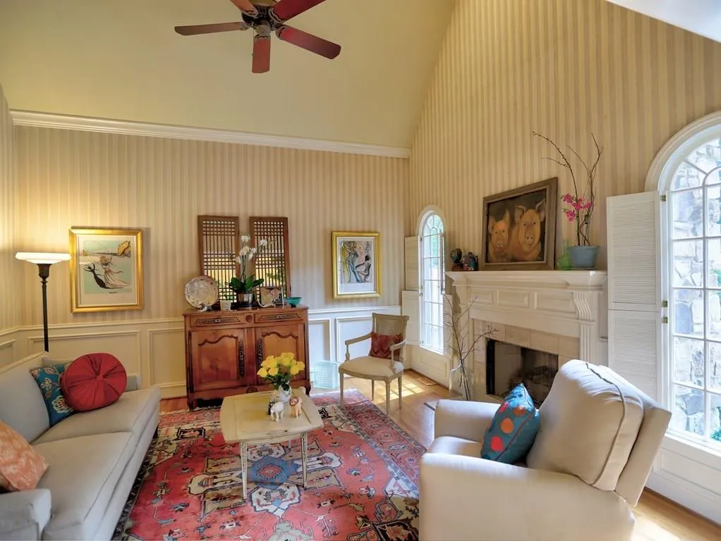 140 Grogans Lake Drive, Sandy Springs, Georgia 30350, 5 Bedrooms Bedrooms, ,4 BathroomsBathrooms,Residential,Sold,140 Grogans Lake Drive,6076442