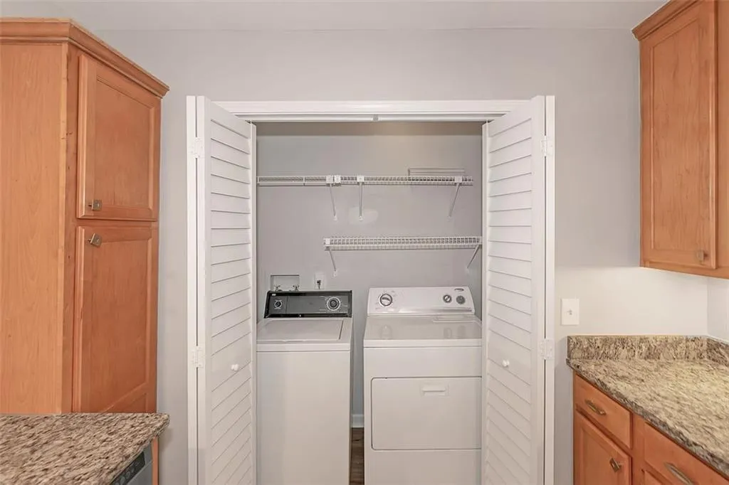 602 Abingdon Way, Atlanta, Georgia 30328, 2 Bedrooms Bedrooms, ,2 BathroomsBathrooms,Residential,For Sale,602 Abingdon Way,7747867