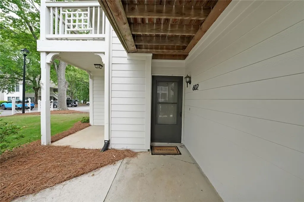602 Abingdon Way, Atlanta, Georgia 30328, 2 Bedrooms Bedrooms, ,2 BathroomsBathrooms,Residential,For Sale,602 Abingdon Way,7747867