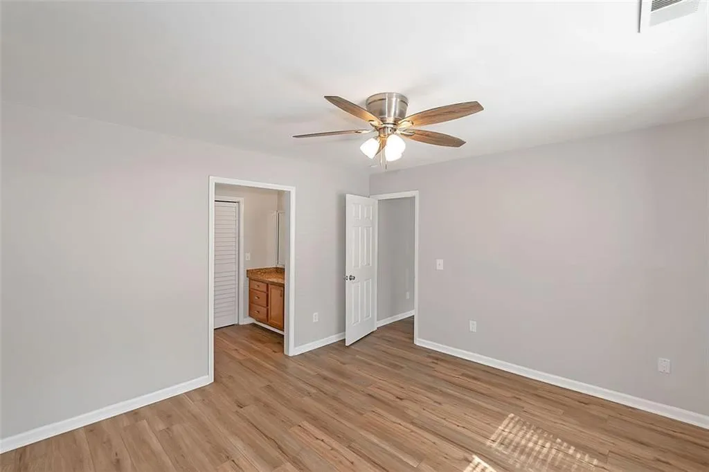 602 Abingdon Way, Atlanta, Georgia 30328, 2 Bedrooms Bedrooms, ,2 BathroomsBathrooms,Residential,For Sale,602 Abingdon Way,7747867