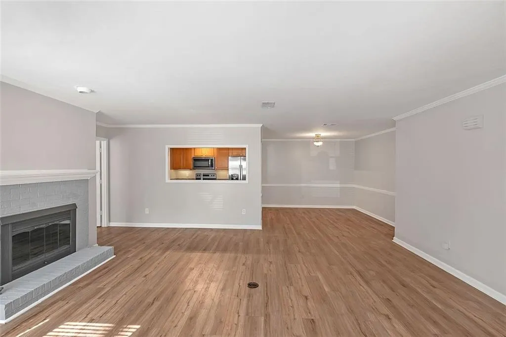 602 Abingdon Way, Atlanta, Georgia 30328, 2 Bedrooms Bedrooms, ,2 BathroomsBathrooms,Residential,For Sale,602 Abingdon Way,7747867