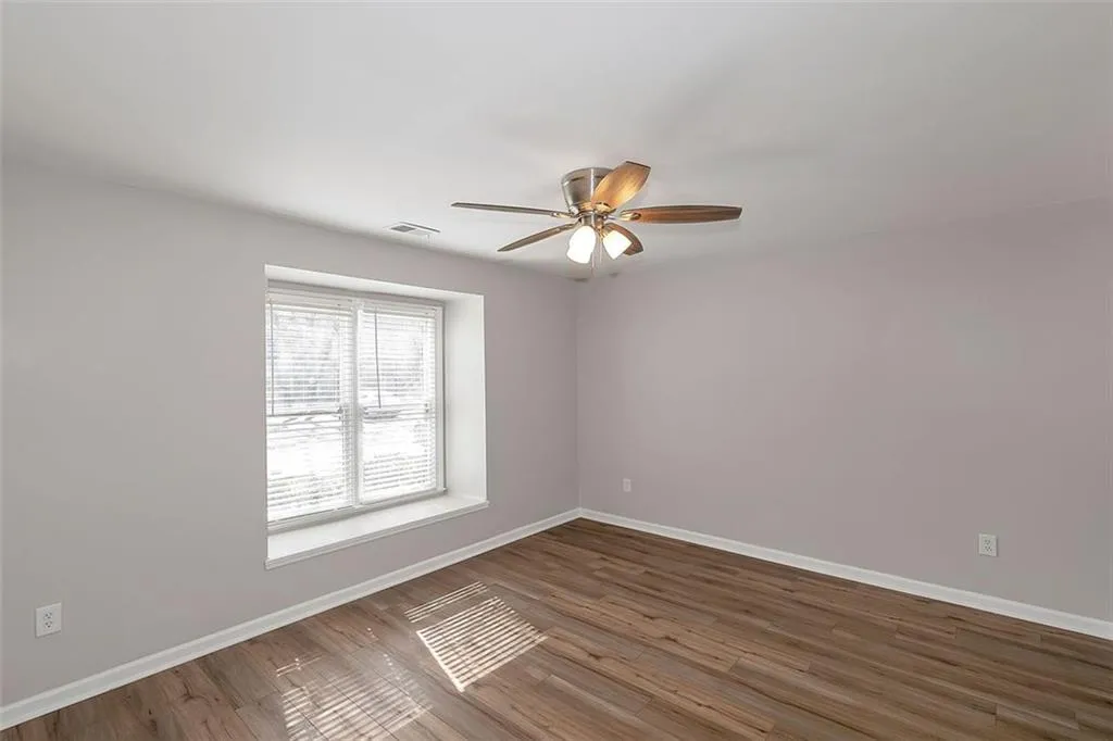 602 Abingdon Way, Atlanta, Georgia 30328, 2 Bedrooms Bedrooms, ,2 BathroomsBathrooms,Residential,For Sale,602 Abingdon Way,7747867
