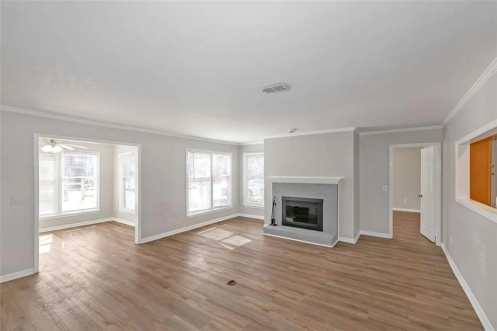 602 Abingdon Way, Atlanta, Georgia 30328, 2 Bedrooms Bedrooms, ,2 BathroomsBathrooms,Residential,For Sale,602 Abingdon Way,7747867