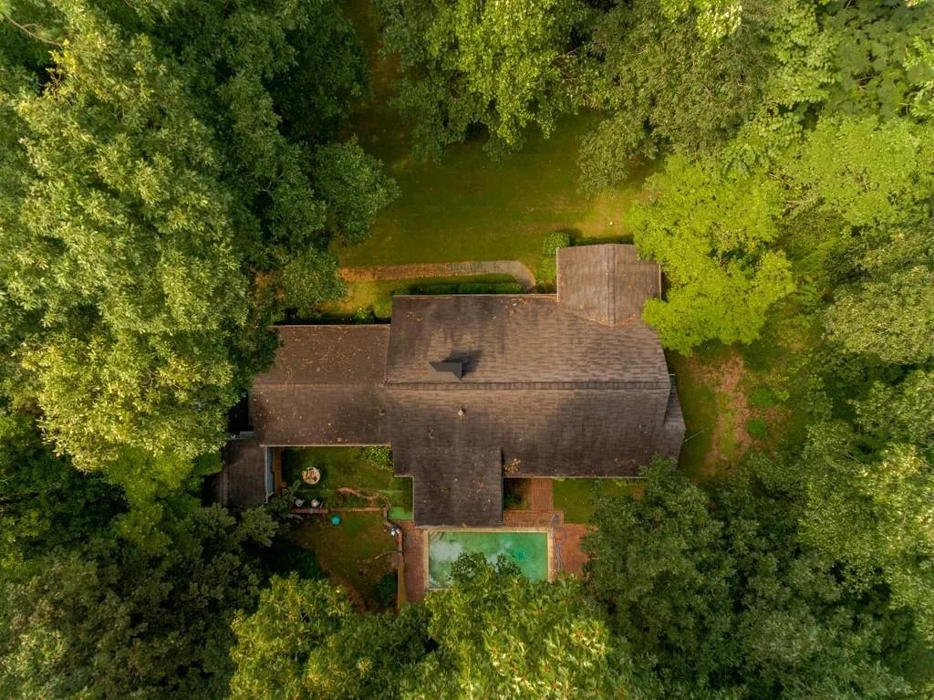 4795 Northside Drive, Sandy Springs, Georgia 30327, 3 Bedrooms Bedrooms, ,3 BathroomsBathrooms,Residential,Sold,4795 Northside Drive,6763653