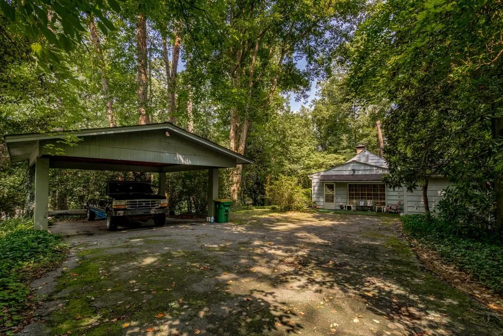 4795 Northside Drive, Sandy Springs, Georgia 30327, 3 Bedrooms Bedrooms, ,3 BathroomsBathrooms,Residential,Sold,4795 Northside Drive,6763653