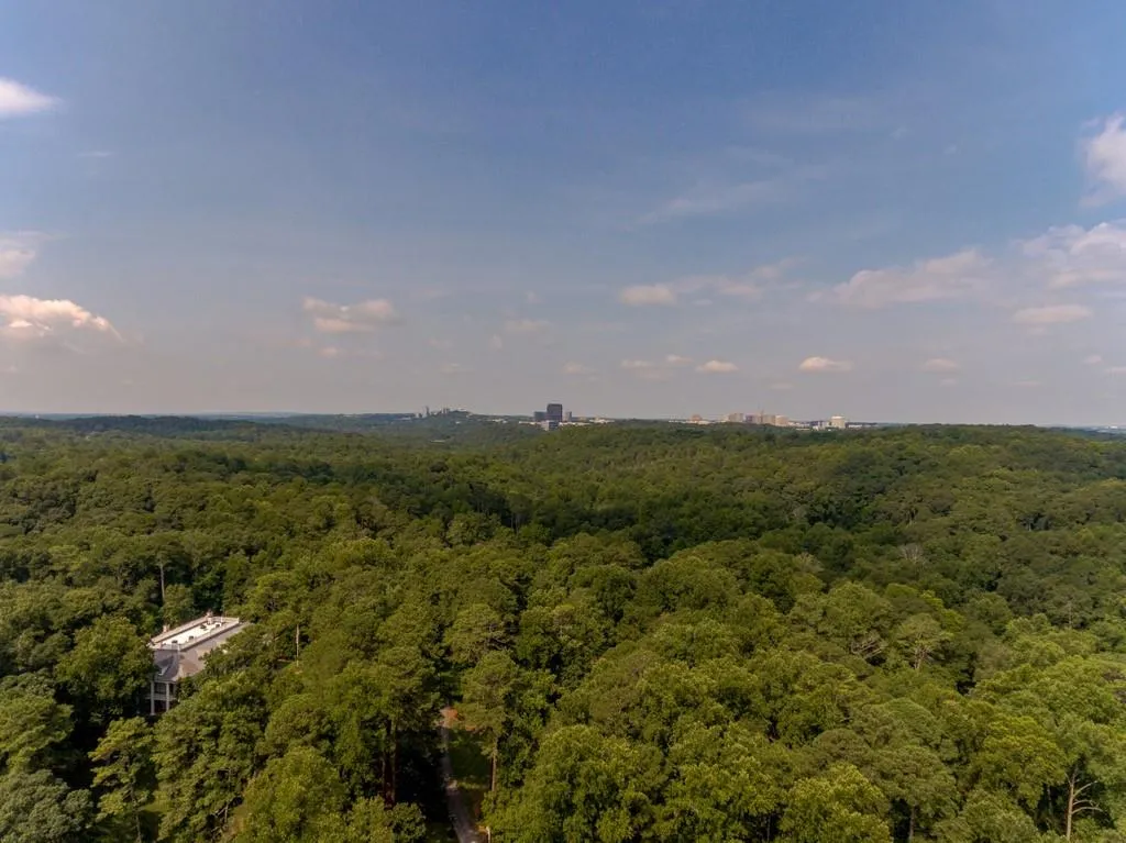 4795 Northside Drive, Sandy Springs, Georgia 30327, 3 Bedrooms Bedrooms, ,3 BathroomsBathrooms,Residential,Sold,4795 Northside Drive,6763653