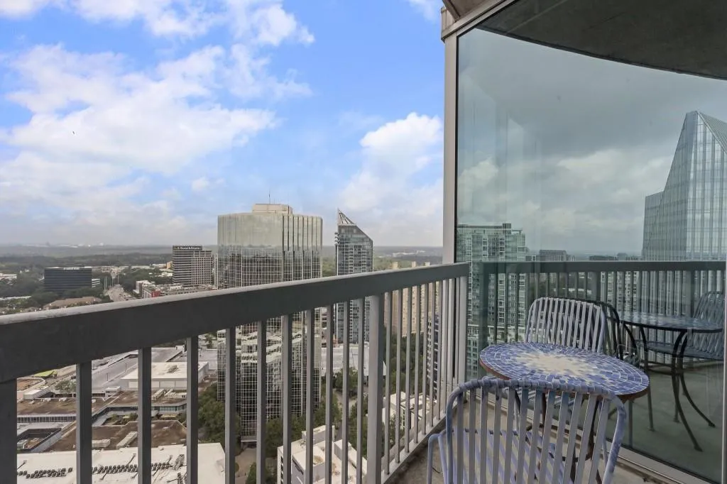 3324 Peachtree Road Ne Unit 2918, Atlanta, Georgia 30326, 2 Bedrooms Bedrooms, ,2 BathroomsBathrooms,Residential,For Sale,3324 Peachtree Road Ne Unit 2918,7639353
