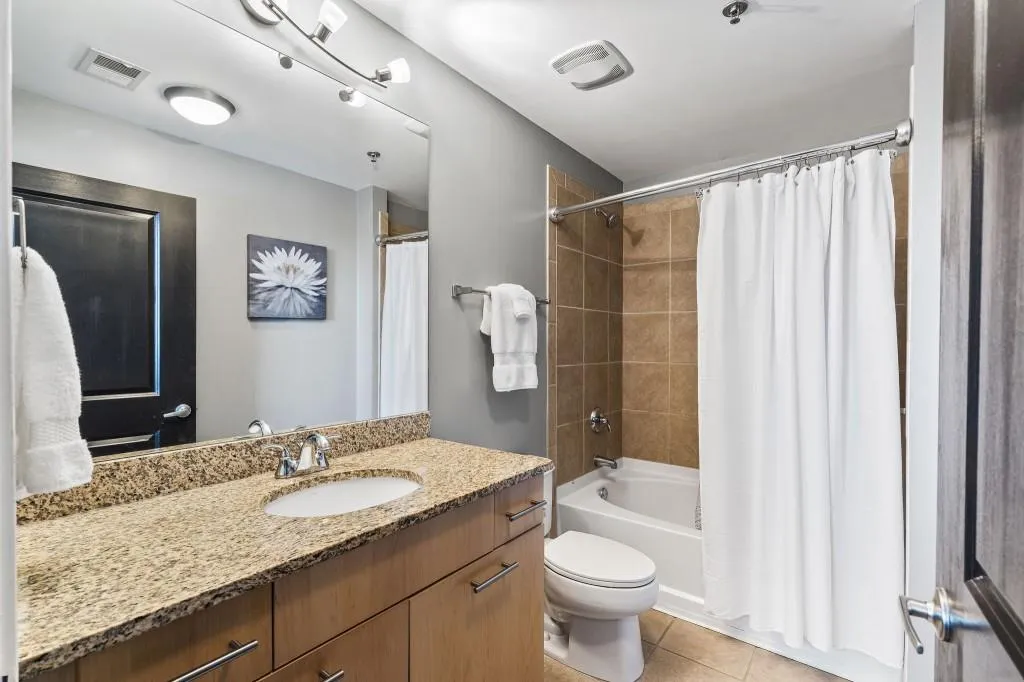3324 Peachtree Road Ne Unit 2918, Atlanta, Georgia 30326, 2 Bedrooms Bedrooms, ,2 BathroomsBathrooms,Residential,For Sale,3324 Peachtree Road Ne Unit 2918,7639353