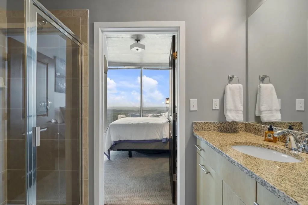 3324 Peachtree Road Ne Unit 2918, Atlanta, Georgia 30326, 2 Bedrooms Bedrooms, ,2 BathroomsBathrooms,Residential,For Sale,3324 Peachtree Road Ne Unit 2918,7639353