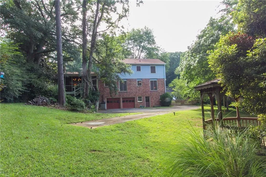 710 Starlight Drive, Atlanta, Georgia 30342, 4 Bedrooms Bedrooms, ,2 BathroomsBathrooms,Residential,Sold,710 Starlight Drive,5725000