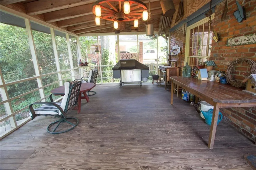 710 Starlight Drive, Atlanta, Georgia 30342, 4 Bedrooms Bedrooms, ,2 BathroomsBathrooms,Residential,Sold,710 Starlight Drive,5725000