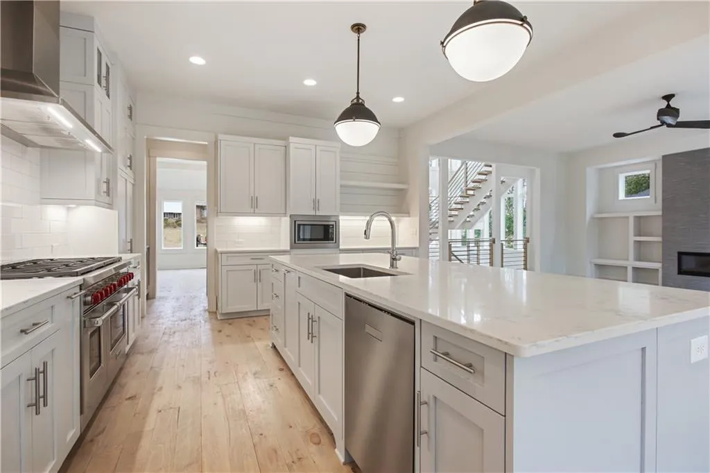 67 Angus Trail, Atlanta, Georgia 30328, 5 Bedrooms Bedrooms, ,5 BathroomsBathrooms,Residential,Sold,67 Angus Trail,6669086