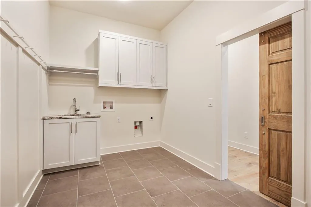 67 Angus Trail, Atlanta, Georgia 30328, 5 Bedrooms Bedrooms, ,5 BathroomsBathrooms,Residential,Sold,67 Angus Trail,6669086