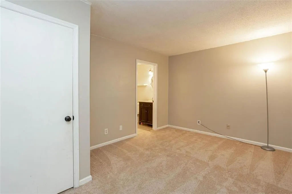 5580 Chemin De Vie, Atlanta, Georgia 30342, 2 Bedrooms Bedrooms, ,2 BathroomsBathrooms,Residential,Sold,5580 Chemin De Vie,6892293