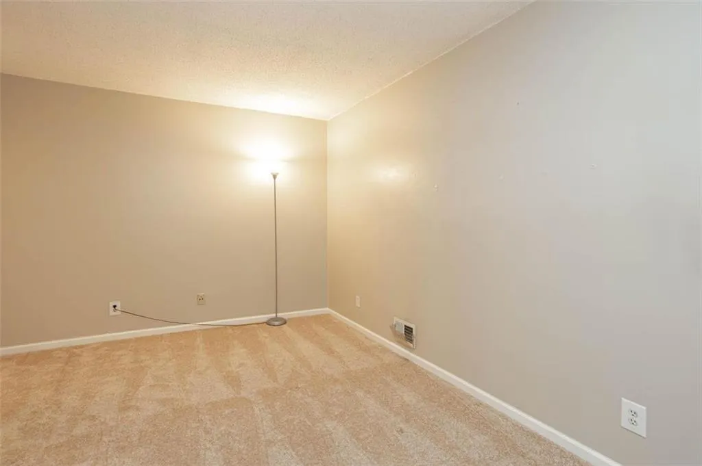 5580 Chemin De Vie, Atlanta, Georgia 30342, 2 Bedrooms Bedrooms, ,2 BathroomsBathrooms,Residential,Sold,5580 Chemin De Vie,6892293