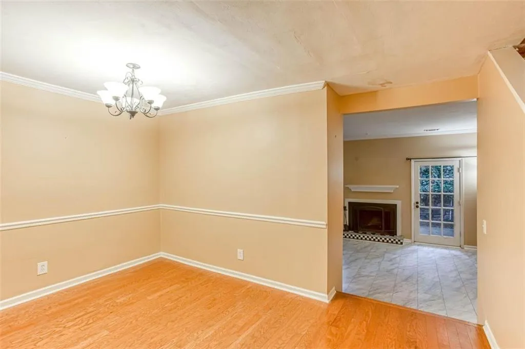 5580 Chemin De Vie, Atlanta, Georgia 30342, 2 Bedrooms Bedrooms, ,2 BathroomsBathrooms,Residential,Sold,5580 Chemin De Vie,6892293