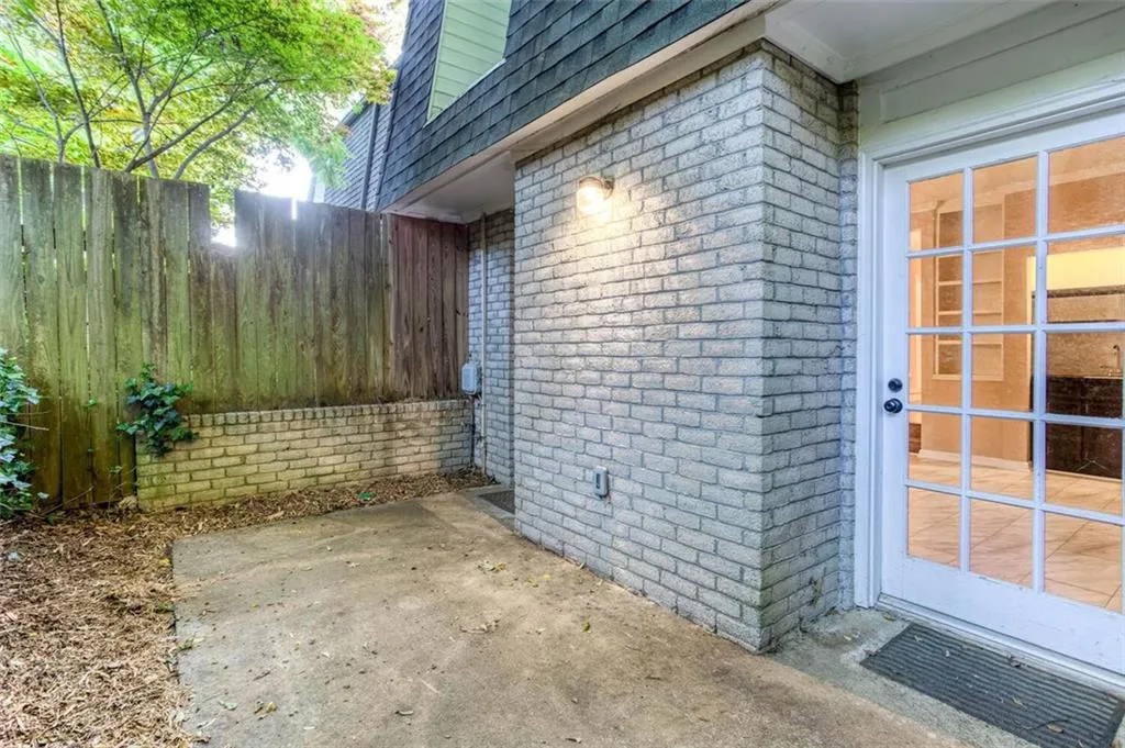 5580 Chemin De Vie, Atlanta, Georgia 30342, 2 Bedrooms Bedrooms, ,2 BathroomsBathrooms,Residential,Sold,5580 Chemin De Vie,6892293