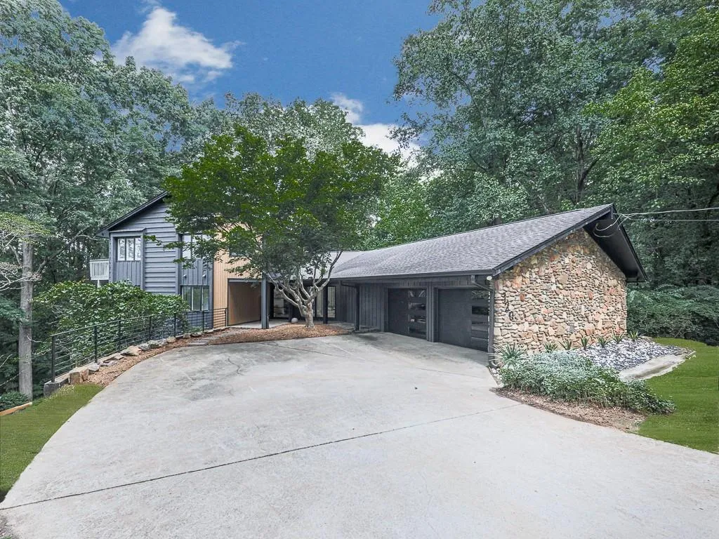 120 Huntcliff Point, Atlanta, Georgia 30350, 5 Bedrooms Bedrooms, ,4 BathroomsBathrooms,Residential,For Sale,120 Huntcliff Point,7555773
