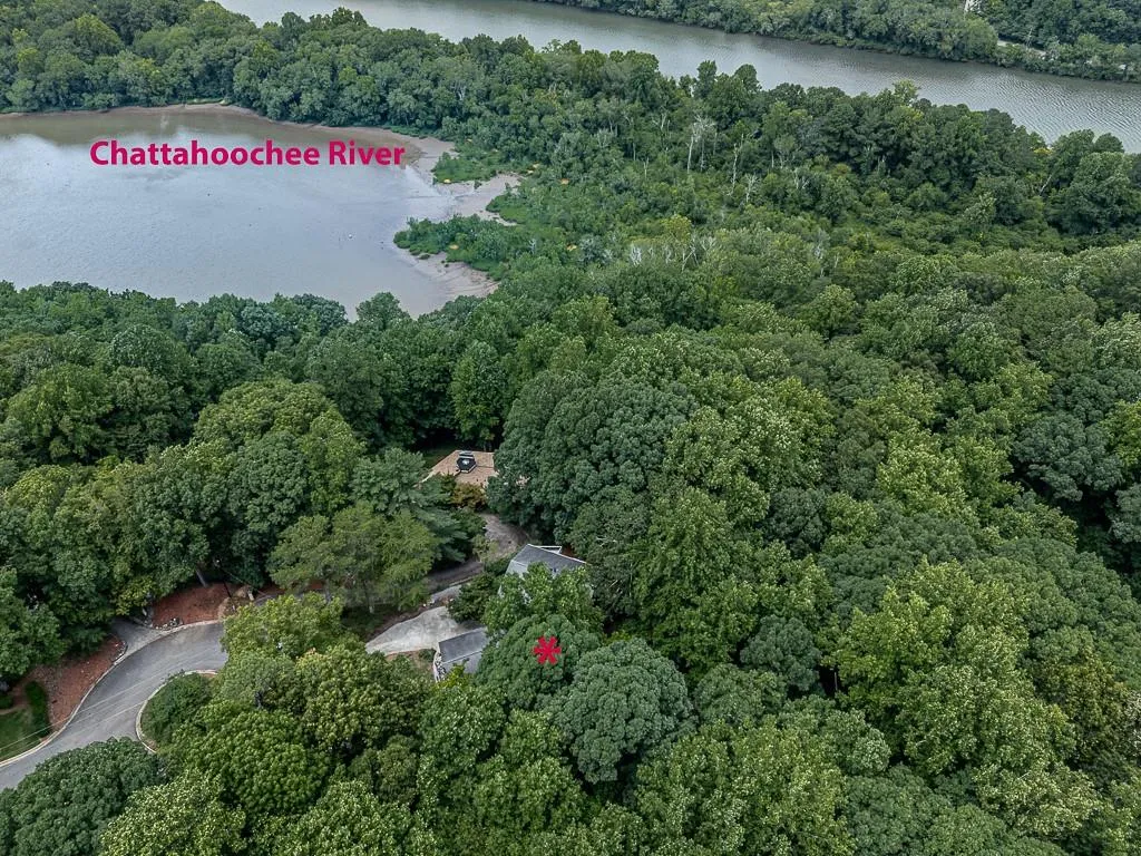 120 Huntcliff Point, Atlanta, Georgia 30350, 5 Bedrooms Bedrooms, ,4 BathroomsBathrooms,Residential,For Sale,120 Huntcliff Point,7555773