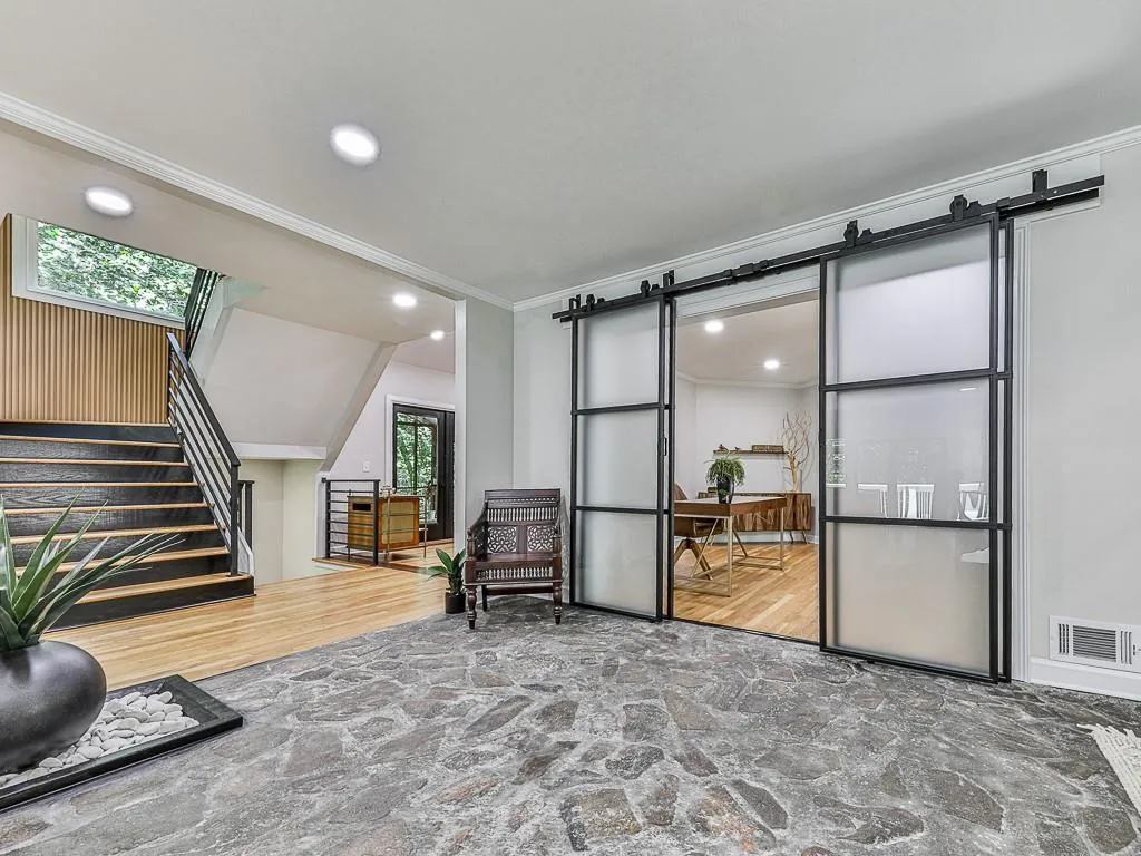 120 Huntcliff Point, Atlanta, Georgia 30350, 5 Bedrooms Bedrooms, ,4 BathroomsBathrooms,Residential,For Sale,120 Huntcliff Point,7555773
