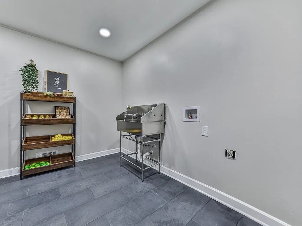 120 Huntcliff Point, Atlanta, Georgia 30350, 5 Bedrooms Bedrooms, ,4 BathroomsBathrooms,Residential,For Sale,120 Huntcliff Point,7555773