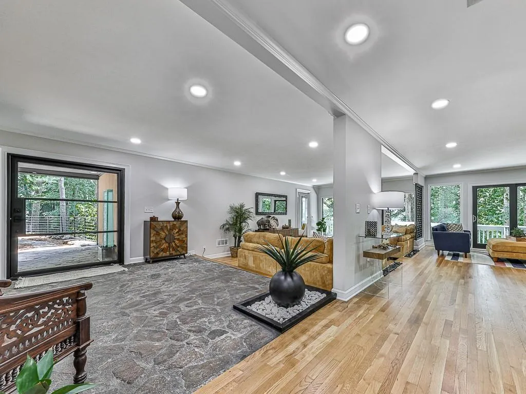 120 Huntcliff Point, Atlanta, Georgia 30350, 5 Bedrooms Bedrooms, ,4 BathroomsBathrooms,Residential,For Sale,120 Huntcliff Point,7555773