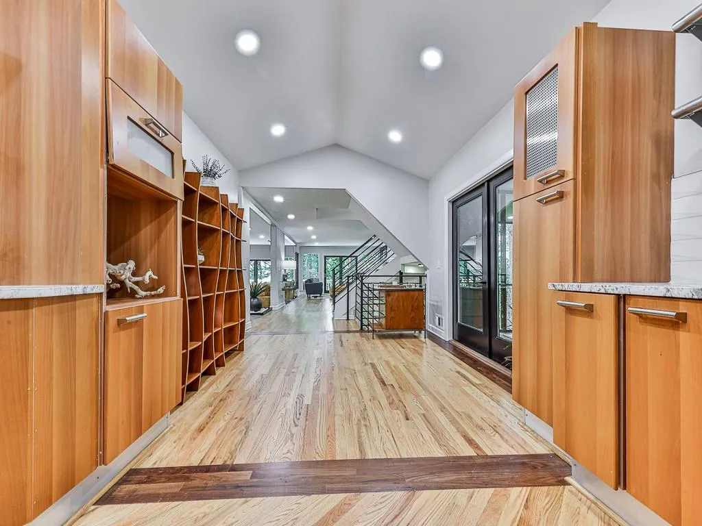 120 Huntcliff Point, Atlanta, Georgia 30350, 5 Bedrooms Bedrooms, ,4 BathroomsBathrooms,Residential,For Sale,120 Huntcliff Point,7555773