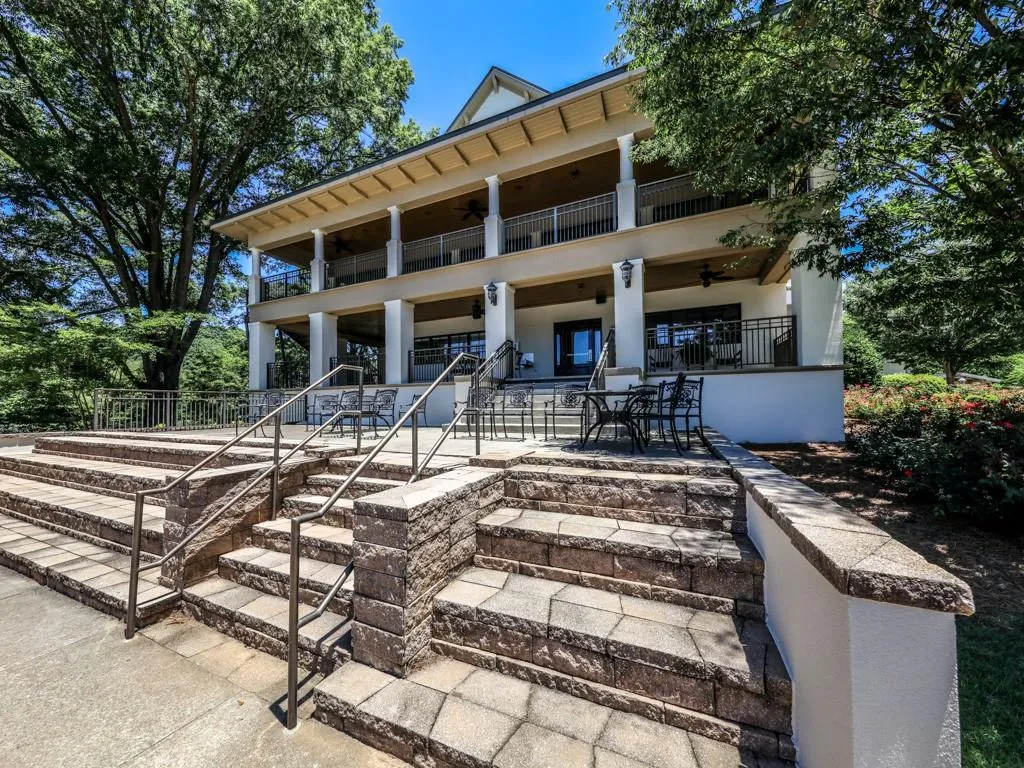 120 Huntcliff Point, Atlanta, Georgia 30350, 5 Bedrooms Bedrooms, ,4 BathroomsBathrooms,Residential,For Sale,120 Huntcliff Point,7555773
