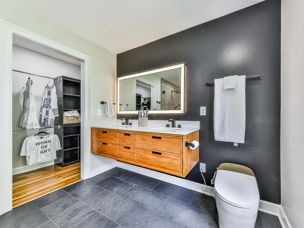 Secondary Primary Bath