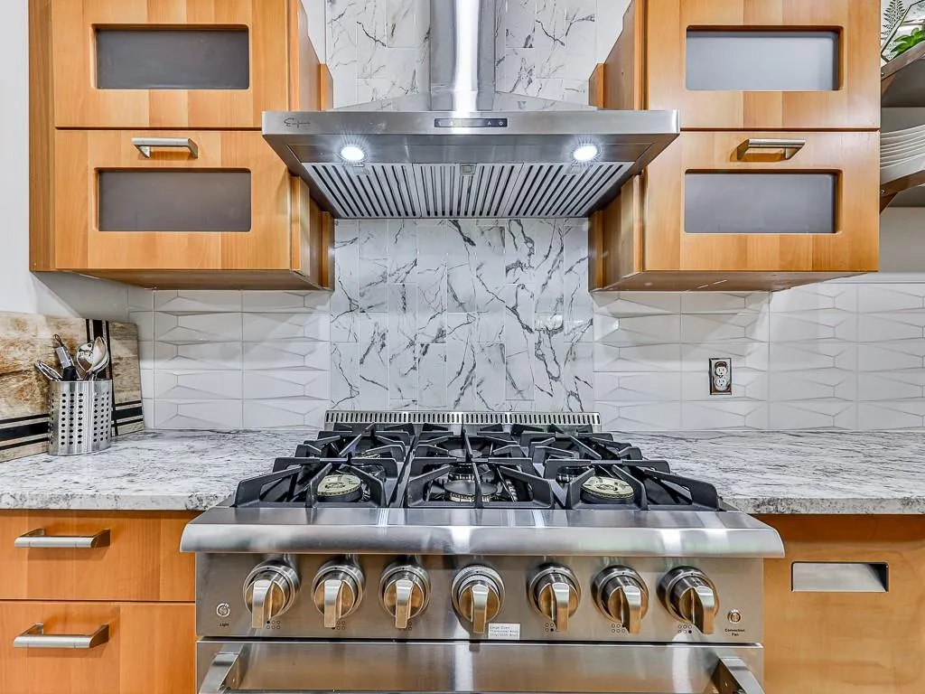 120 Huntcliff Point, Atlanta, Georgia 30350, 5 Bedrooms Bedrooms, ,4 BathroomsBathrooms,Residential,For Sale,120 Huntcliff Point,7555773