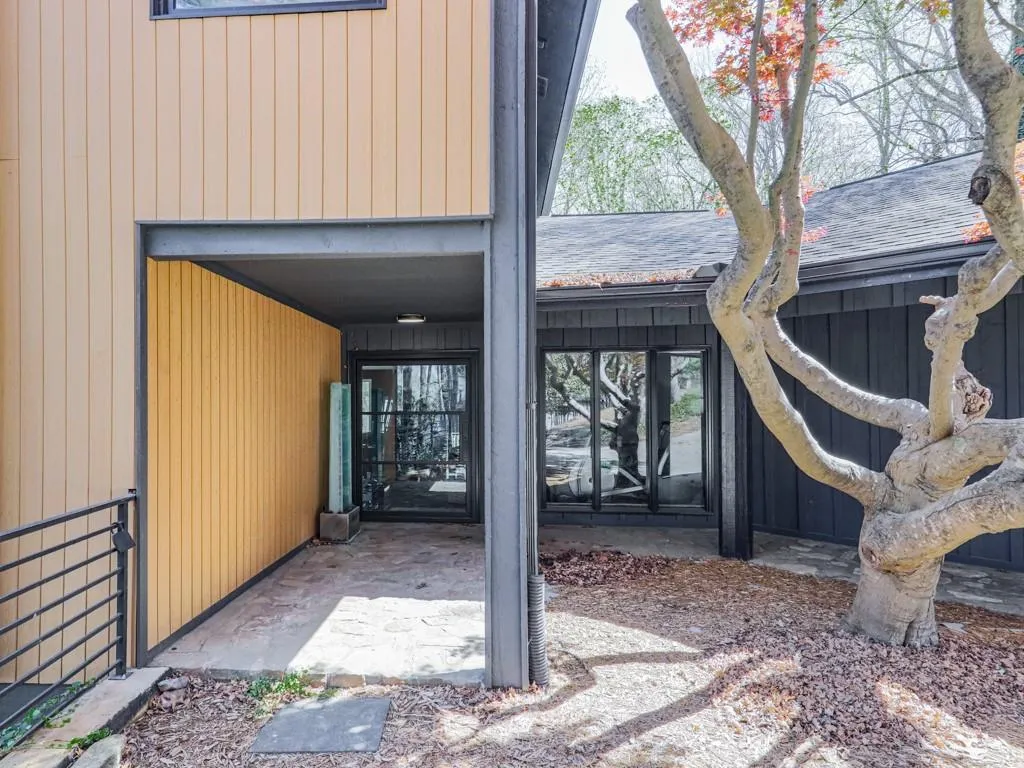 120 Huntcliff Point, Atlanta, Georgia 30350, 5 Bedrooms Bedrooms, ,4 BathroomsBathrooms,Residential,For Sale,120 Huntcliff Point,7555773