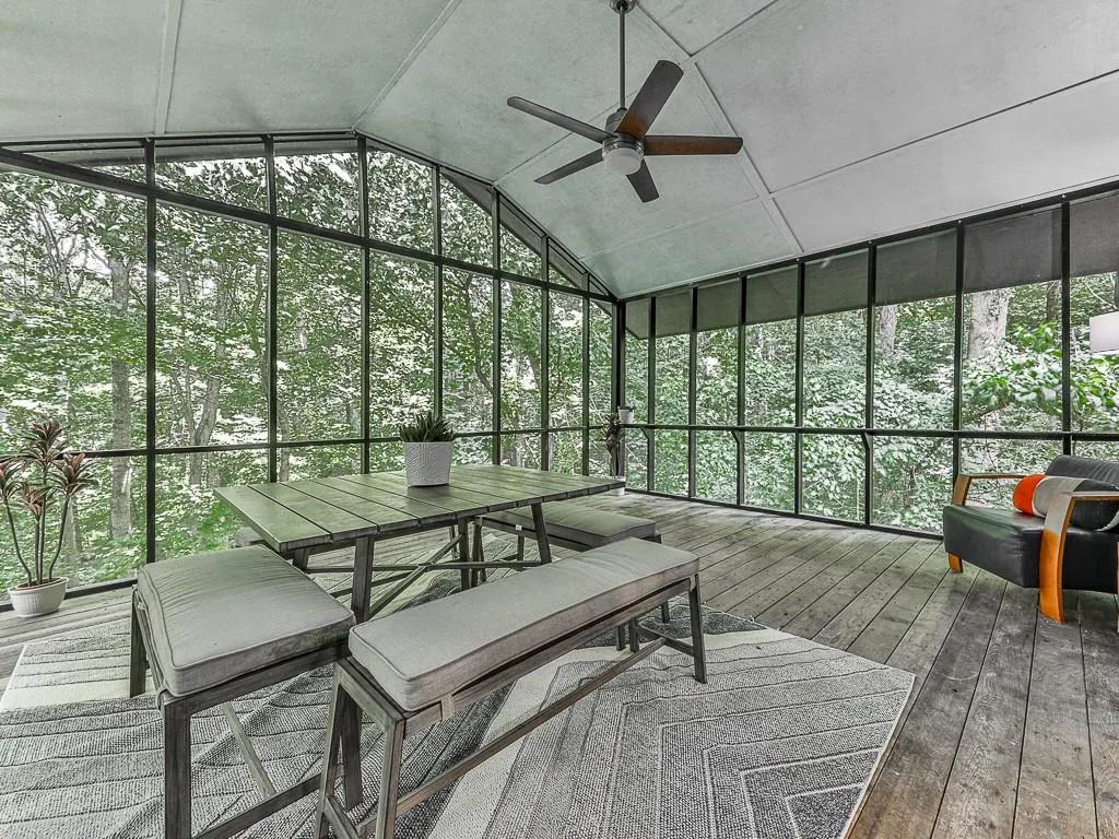 120 Huntcliff Point, Atlanta, Georgia 30350, 5 Bedrooms Bedrooms, ,4 BathroomsBathrooms,Residential,For Sale,120 Huntcliff Point,7555773