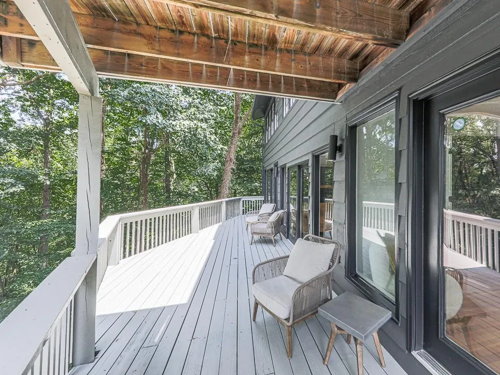 120 Huntcliff Point, Atlanta, Georgia 30350, 5 Bedrooms Bedrooms, ,4 BathroomsBathrooms,Residential,For Sale,120 Huntcliff Point,7555773