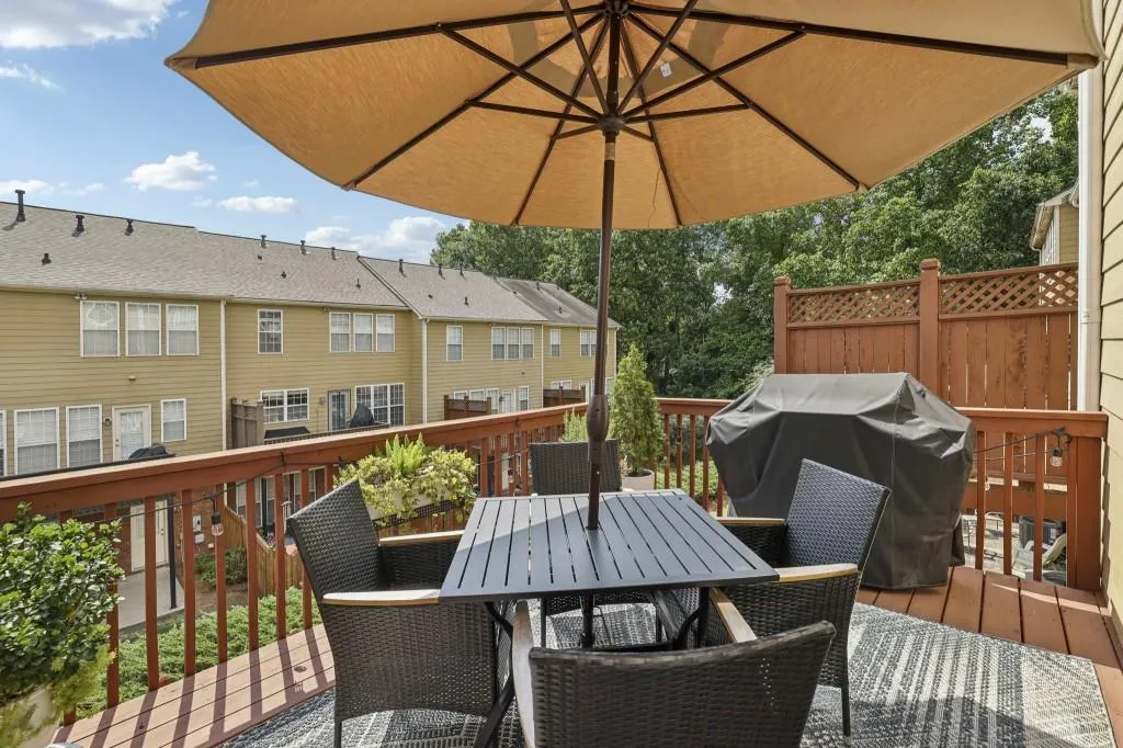 Private Rear Deck - Perfect For Morning Coffee Or Evening Relaxation