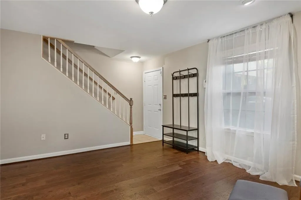 805 Brighton Point, Sandy Springs, Georgia 30328, 2 Bedrooms Bedrooms, ,2 BathroomsBathrooms,Residential,Sold,805 Brighton Point,6548728