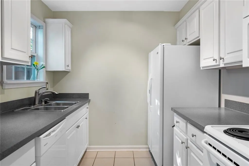 805 Brighton Point, Sandy Springs, Georgia 30328, 2 Bedrooms Bedrooms, ,2 BathroomsBathrooms,Residential,Sold,805 Brighton Point,6548728