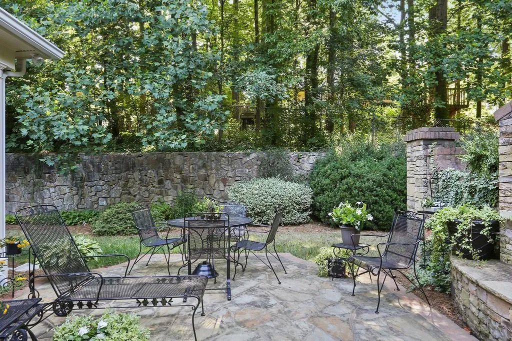 6460 River Chase Circle, Sandy Springs, Georgia 30328, 5 Bedrooms Bedrooms, ,4 BathroomsBathrooms,Residential,Sold,6460 River Chase Circle,6804119