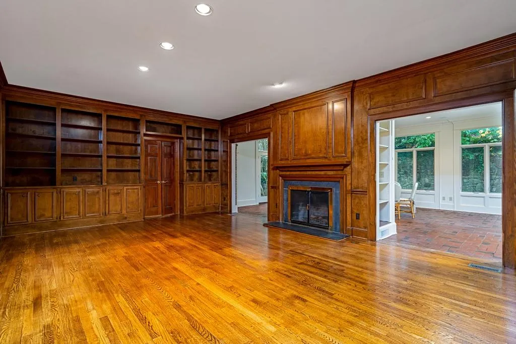 6460 River Chase Circle, Sandy Springs, Georgia 30328, 5 Bedrooms Bedrooms, ,4 BathroomsBathrooms,Residential,Sold,6460 River Chase Circle,6804119