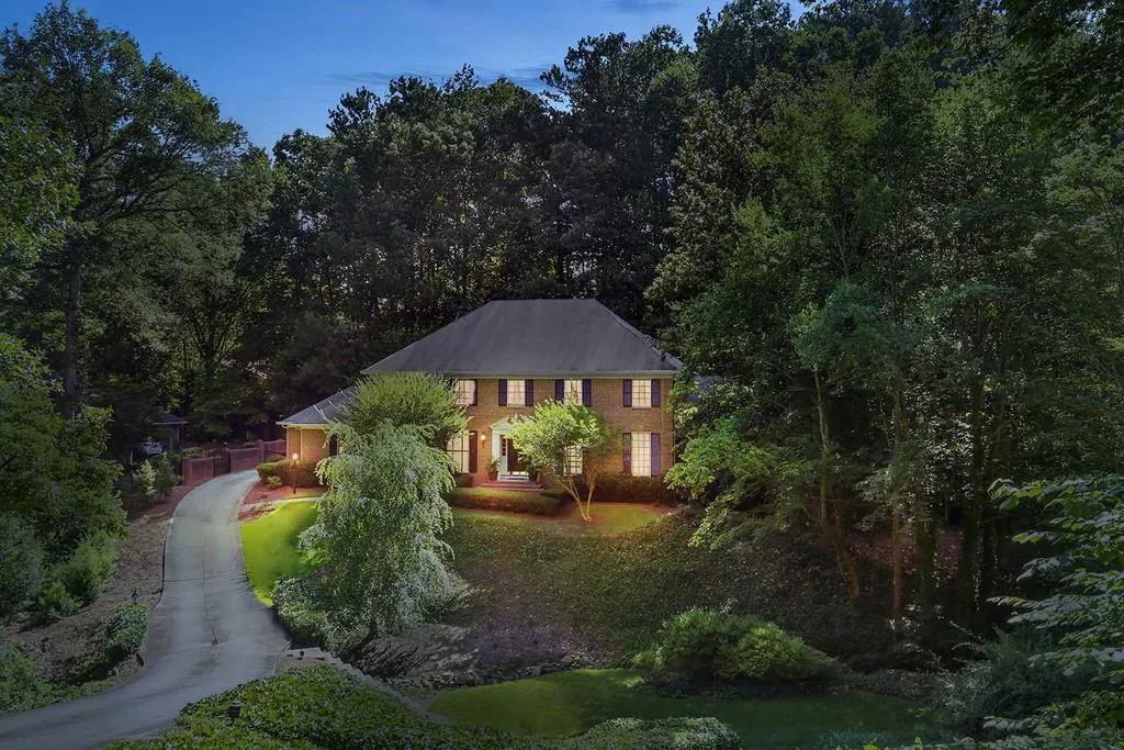 6460 River Chase Circle, Sandy Springs, Georgia 30328, 5 Bedrooms Bedrooms, ,4 BathroomsBathrooms,Residential,Sold,6460 River Chase Circle,6804119