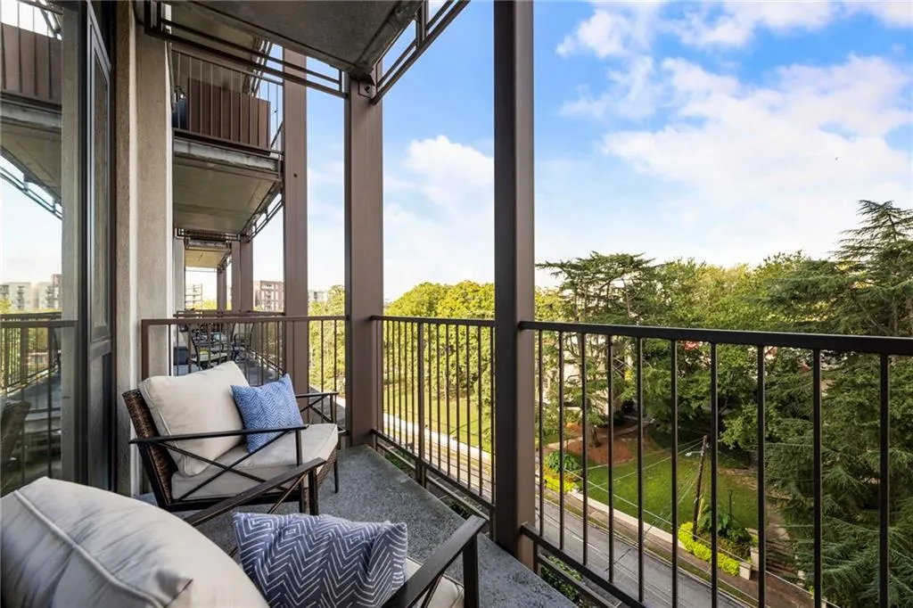 Gorgeous Tree-Top Views