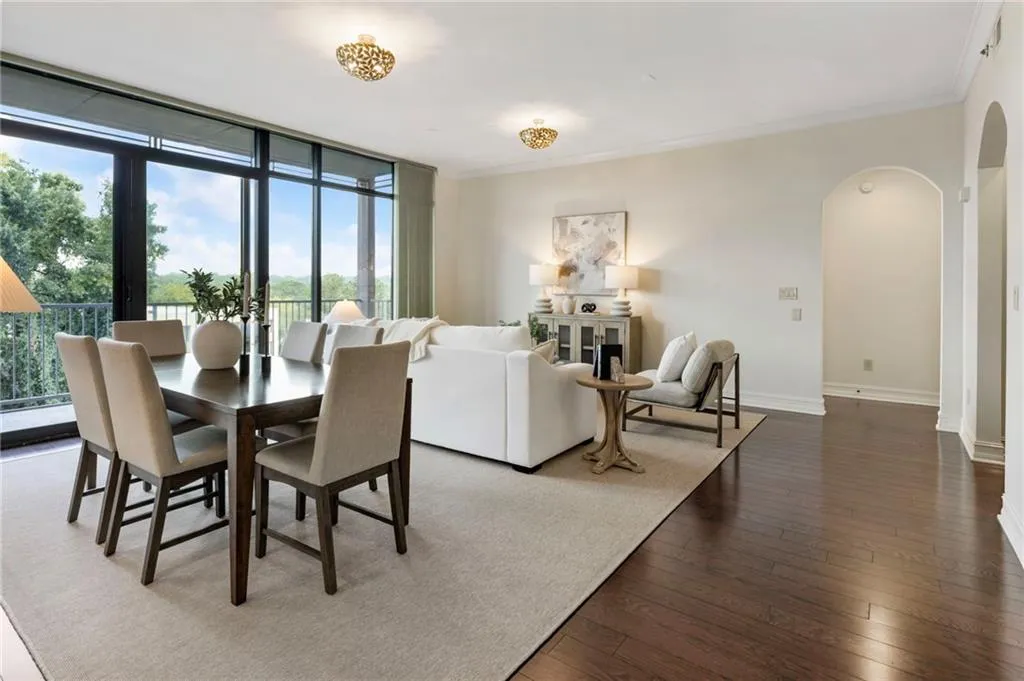 2233 Peachtree Road Ne Unit 503, Atlanta, Georgia 30309, 2 Bedrooms Bedrooms, ,2 BathroomsBathrooms,Residential,For Sale,2233 Peachtree Road Ne Unit 503,7663520
