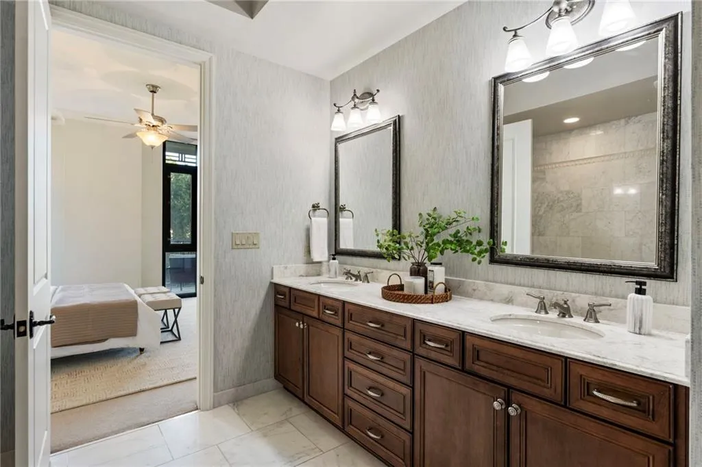 2233 Peachtree Road Ne Unit 503, Atlanta, Georgia 30309, 2 Bedrooms Bedrooms, ,2 BathroomsBathrooms,Residential,For Sale,2233 Peachtree Road Ne Unit 503,7663520